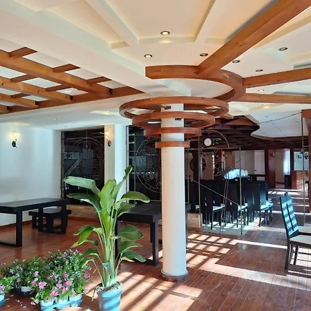 Danis Hotel 4*