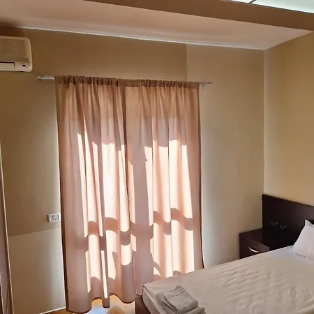 Hotel Danis Golem (Tirana)