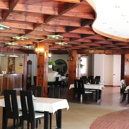 Danis 4* Golem (Tirana)