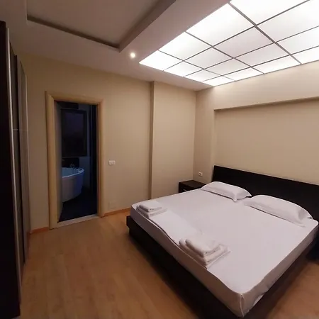 Danis Hotel Golem (Tirana)