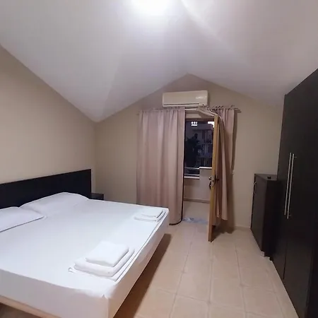 Hotel Danis Golem (Tirana)