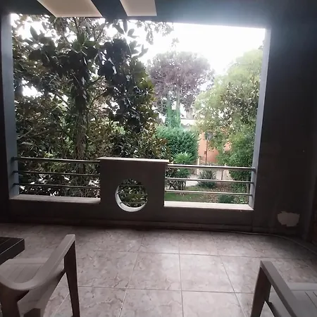 Danis Hotel Golem (Tirana)