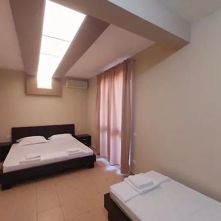 Danis Hotel