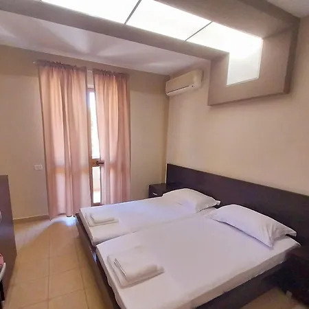 Hotel Danis 4*