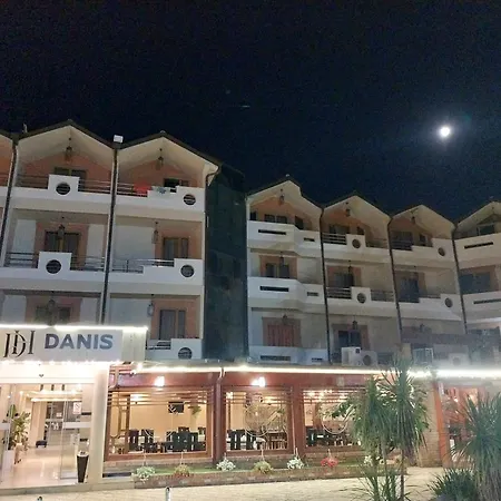Danis 4*