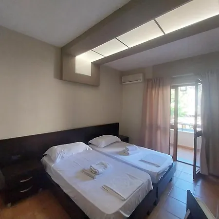 Danis Hotel