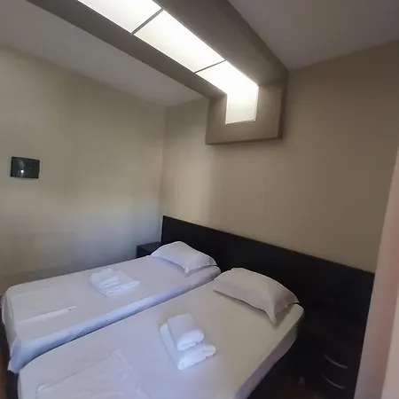 Danis 4* Golem (Tirana)